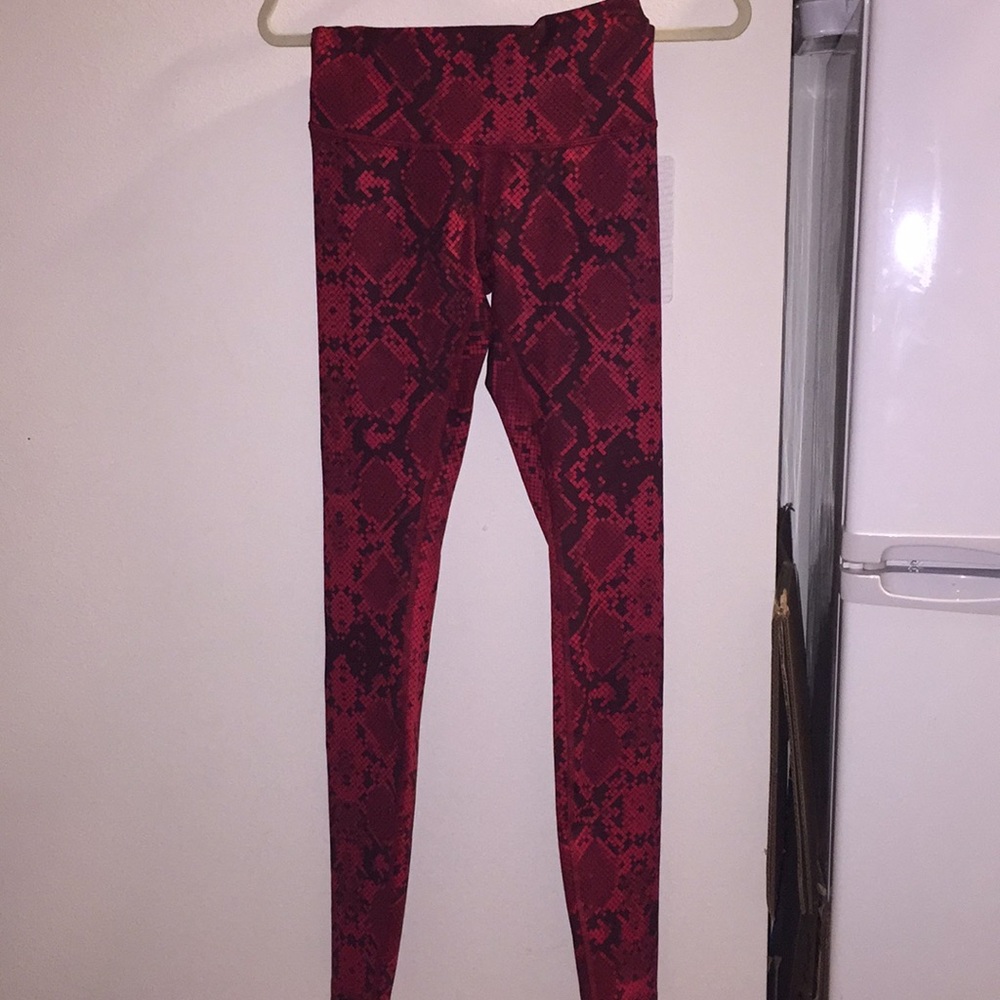 NEW Lululemon Red Snakeskin Wunder Under Hi-Rise